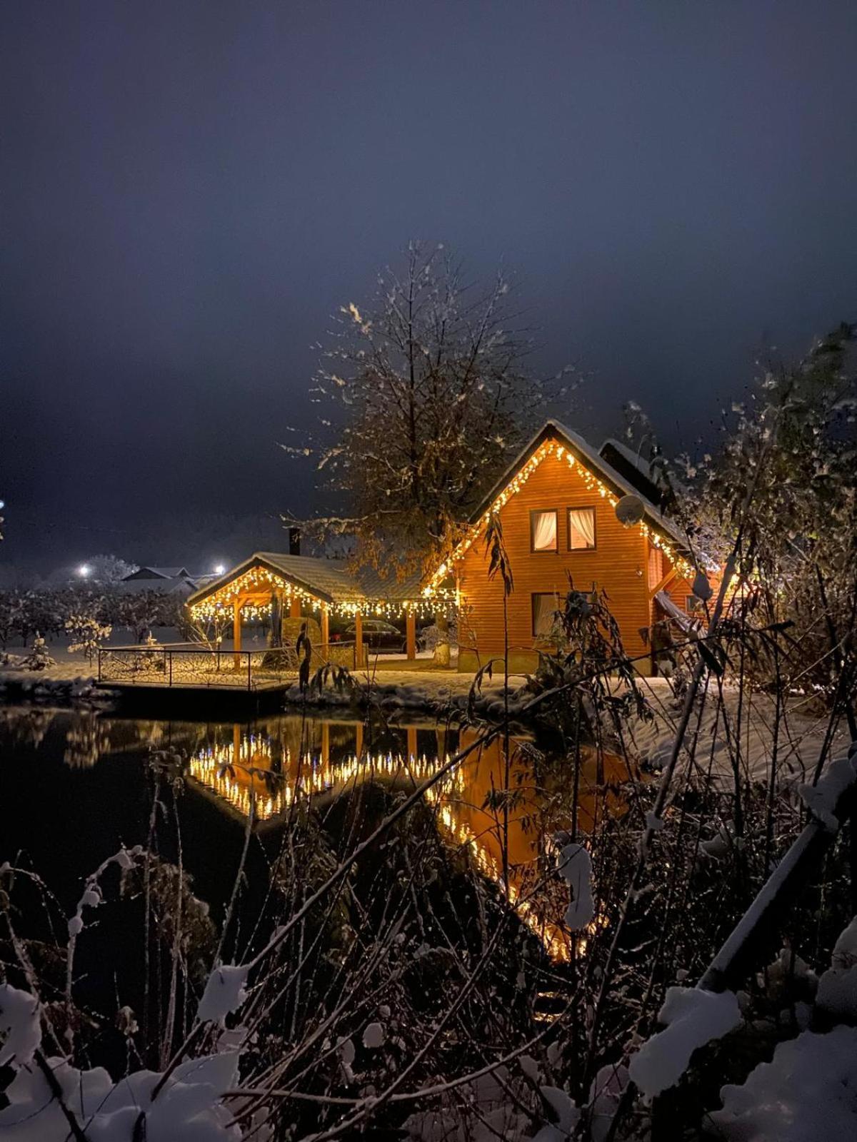 Moonlake Chalet Gainesti المظهر الخارجي الصورة