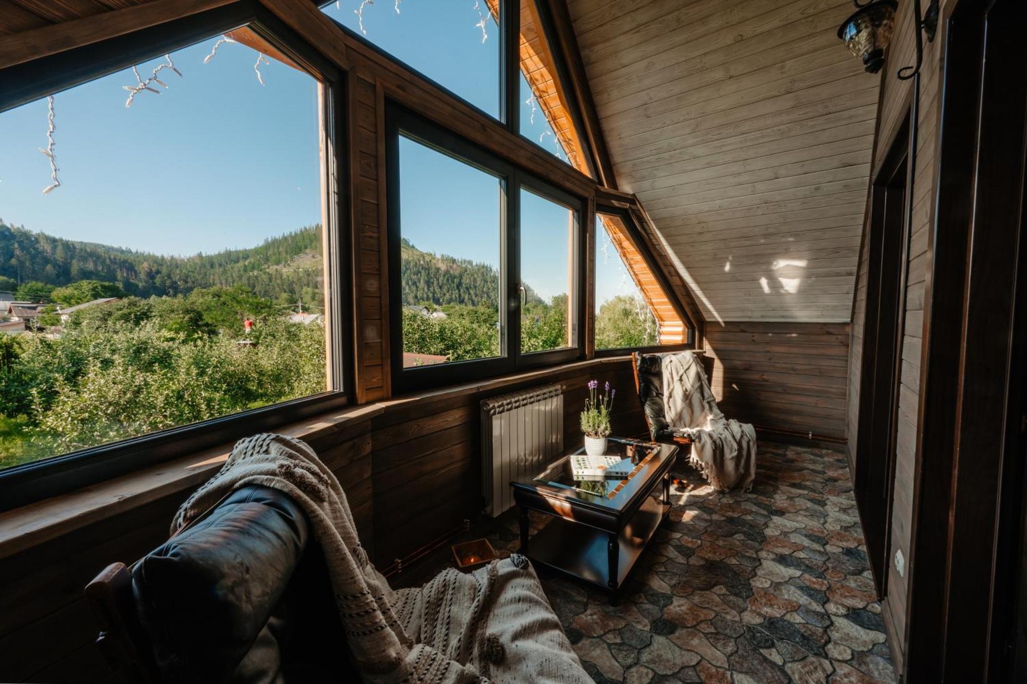 Moonlake Chalet Gainesti المظهر الخارجي الصورة